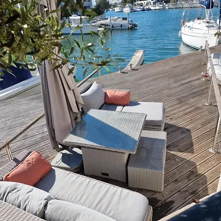 Marina Exceptionnelle - 8 Pers - 120 M2 Vue - Parentales - Cinema - Ponton Villa