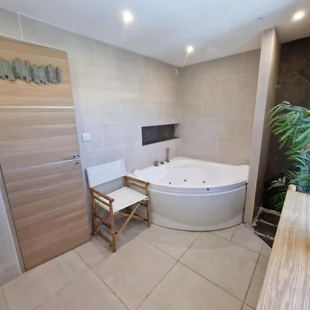 Marina Exceptionnelle - 8 Pers - 120 M2 Vue - Parentales - Cinéma - Ponton